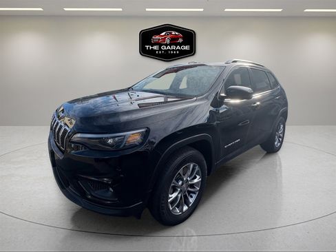 Used 2019 Jeep Cherokee Latitude Plus w/ Cold Weather Group image 2