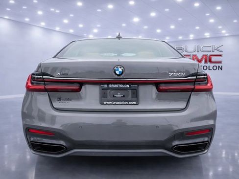 Used 2021 BMW 750i xDrive w/ Executive Package image 8