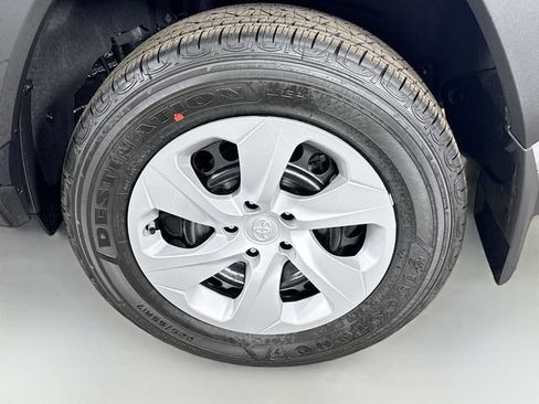 Certified 2025 Toyota RAV4 LE FWD image 31