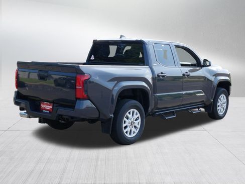 Certified 2024 Toyota Tacoma SR5 AWD/4WD image 7