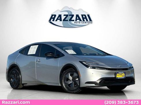 Used 2024 Toyota Prius LE image 1