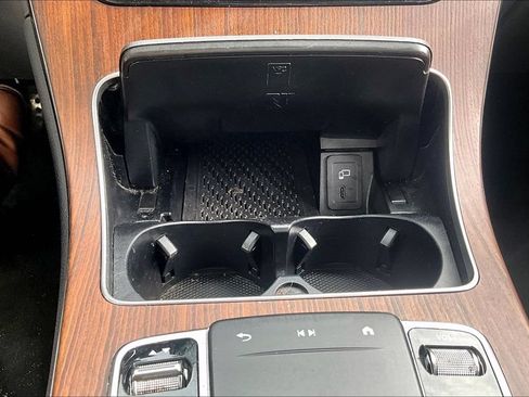 Used 2021 Mercedes-Benz GLC 300 4MATIC image 33