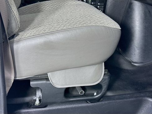 Used 2021 Chevrolet Express 2500 RWD image 23