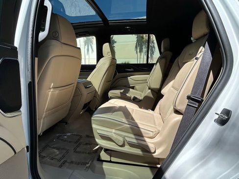 Used 2023 Cadillac Escalade Premium Luxury w/ Performance Package AWD/4WD image 66