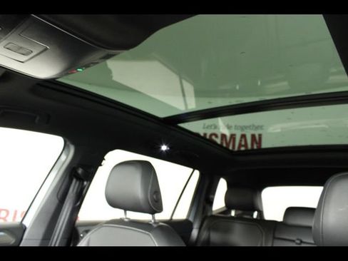 Used 2022 Volkswagen Tiguan SE R-Line AWD/4WD image 27