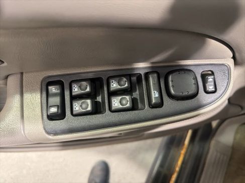 Used 2005 Chevrolet Tahoe LS image 18