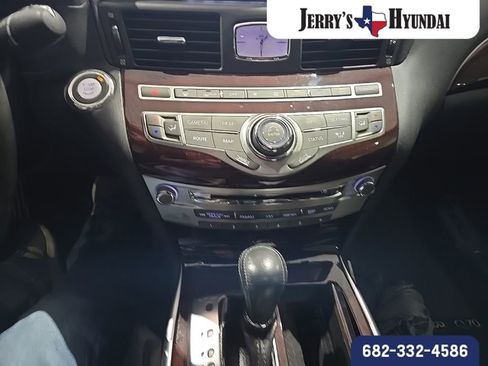 Used 2016 INFINITI Q70 5.6 w/ Sport Package AWD/4WD image 12