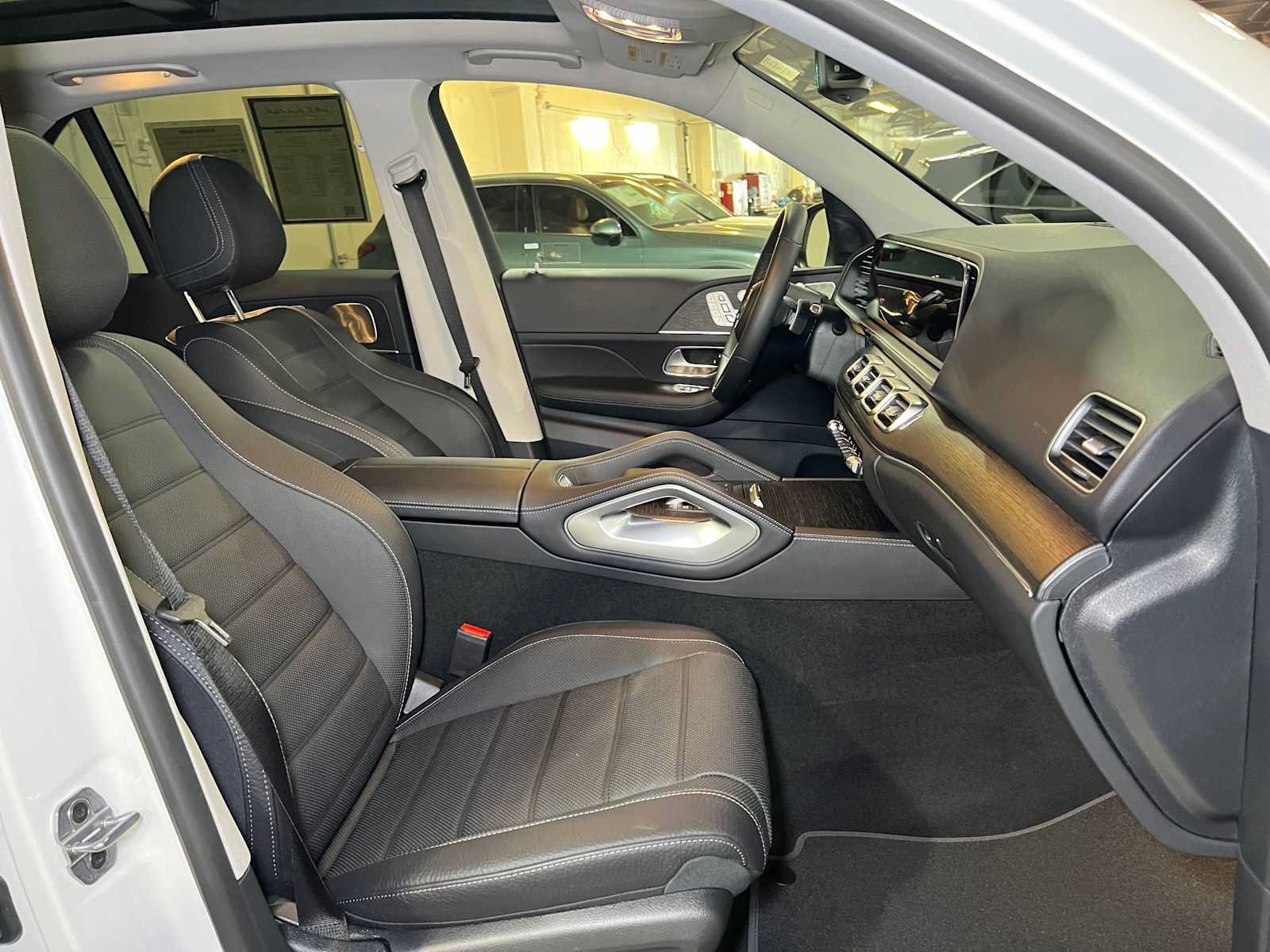 Used 2026 Mercedes-Benz GLE 450e 4MATIC image 12