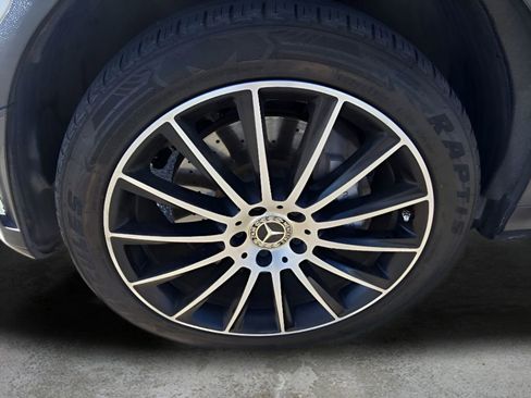 Used 2023 Mercedes-Benz GLC 300 4MATIC Coupe image 9