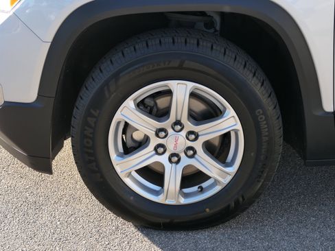 Used 2019 GMC Acadia SLE image 10