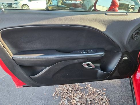 Used 2015 Dodge Challenger SXT w/ Driver Convenience Group image 10