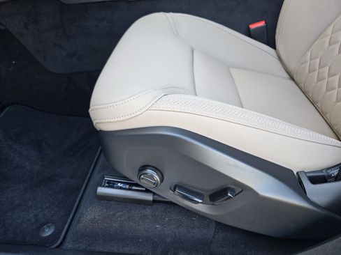 New 2026 Volvo XC90 B6 Plus w/ Protection Package Premier image 25