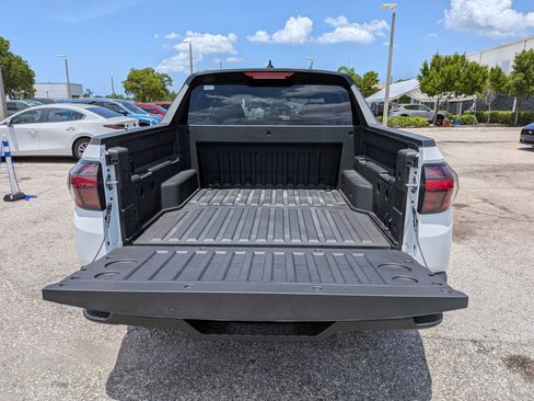 Used 2025 Hyundai Santa Cruz SE FWD image 13