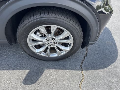 Used 2024 Ford Explorer Limited RWD image 10