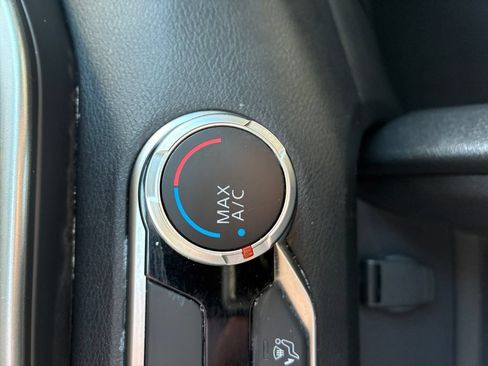 Used 2025 Nissan Altima 2.5 SV FWD image 17