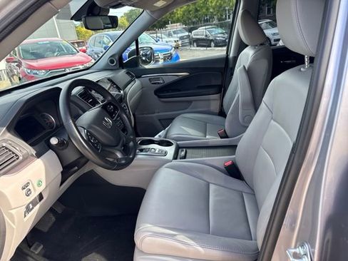 Certified 2022 Honda Pilot Special Edition image 3