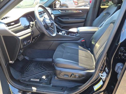 Certified 2023 Jeep Grand Cherokee Altitude AWD/4WD image 26