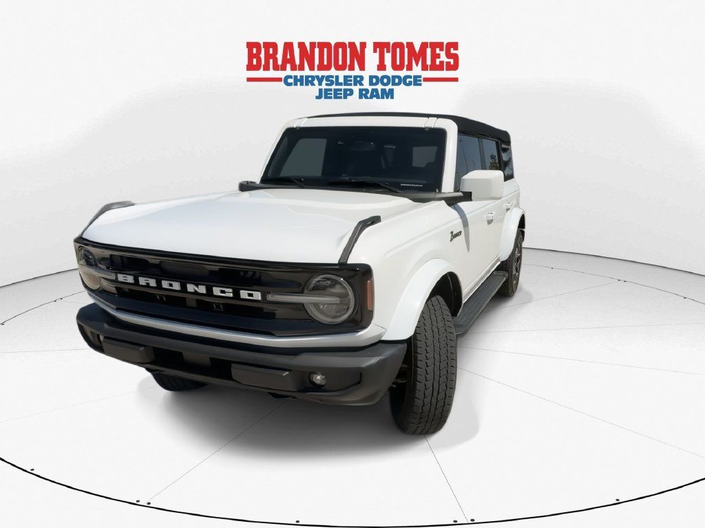 Used 2024 Ford Bronco Outer Banks AWD/4WD image 3