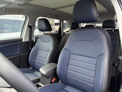 New 2026 Volkswagen Taos SEL AWD/4WD image 9