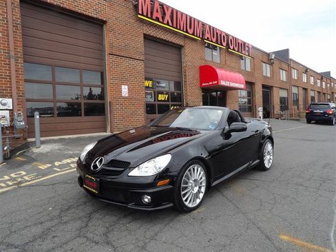 Used 2010 Mercedes-Benz SLK 300 image 9