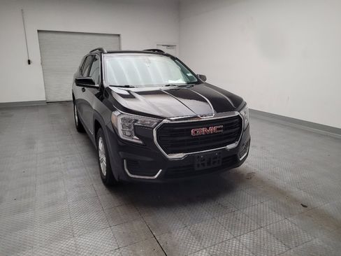 Used 2023 GMC Terrain SLE w/ Driver Convenience Package FWD image 14