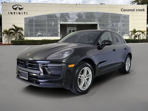 Used 2025 Porsche Macan AWD/4WD image 2