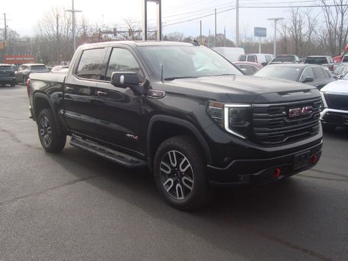 Used 2025 GMC Sierra 1500 AT4 w/ AT4 Premium Package image 3