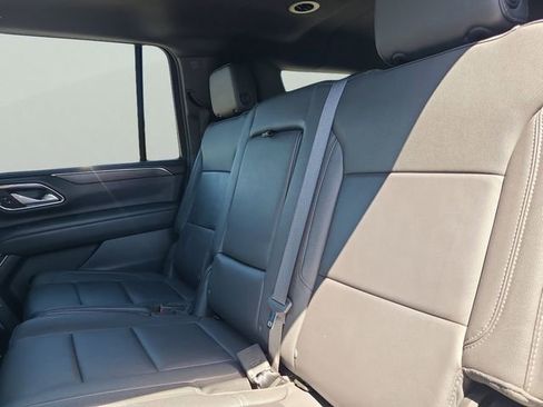 Used 2024 Chevrolet Suburban LT AWD/4WD image 7