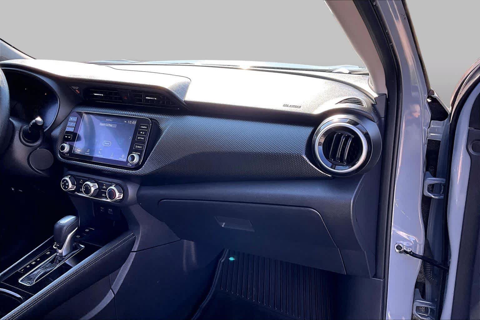 Used 2024 Nissan Kicks SV FWD image 18