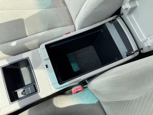 Used 2008 Toyota Camry LE FWD image 19