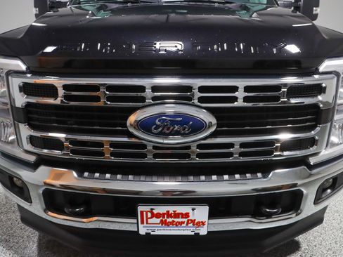 Used 2023 Ford F350 XLT image 4