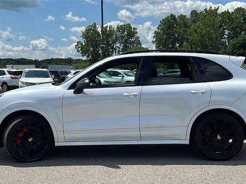 Used 2016 Porsche Cayenne GTS image 8