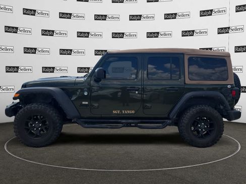 Used 2024 Jeep Wrangler Unlimited Sport AWD/4WD image 3