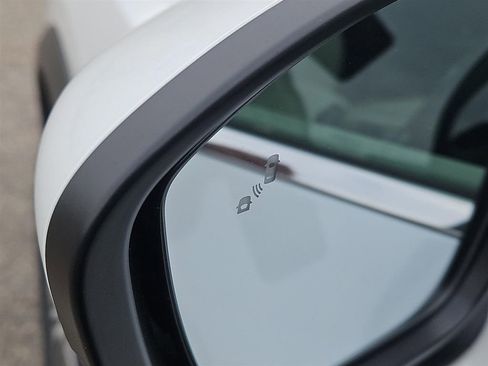 New 2025 Nissan Pathfinder SL w/ Black Appearance Package image 8