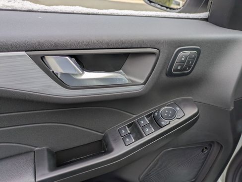 New 2026 Ford Escape SE w/ PHEV Premium Package image 16