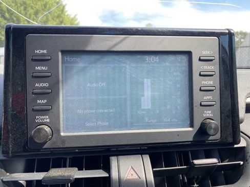 Used 2019 Toyota RAV4 LE FWD image 18