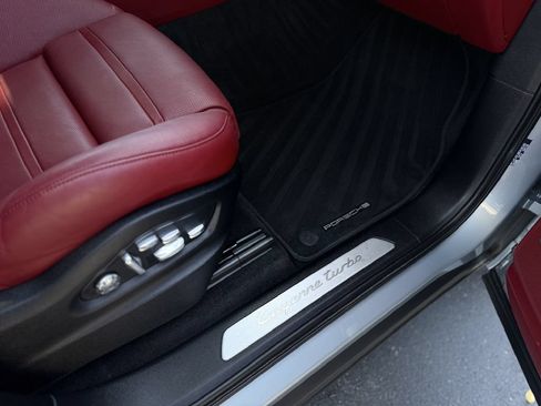 Used 2021 Porsche Cayenne Turbo AWD/4WD image 20