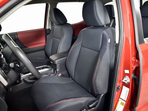 Used 2022 Toyota Tacoma SR5 image 10