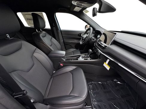 New 2026 Jeep Compass Latitude AWD/4WD image 24