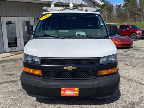 Used 2018 Chevrolet Express 2500 w/ Driver Convenience Package RWD image 8