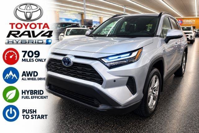 Used 2025 Toyota RAV4 XLE AWD/4WD image 1
