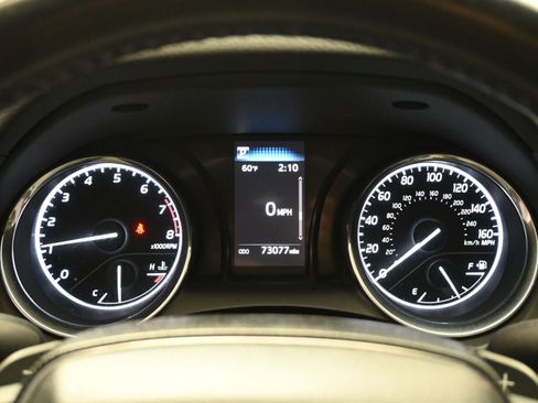 Certified 2020 Toyota Camry SE image 10