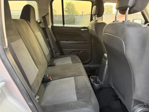Used 2017 Jeep Patriot Latitude AWD/4WD image 20