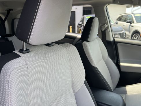 Used 2017 Toyota RAV4 XLE w/ Carpet Mat Package FWD image 16