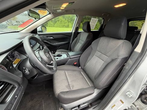 Certified 2024 Nissan Rogue SV FWD image 11