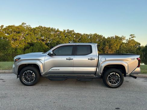 Certified 2024 Toyota Tacoma TRD Sport image 2