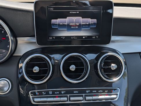 Used 2016 Mercedes-Benz C 300 4MATIC Sedan image 23