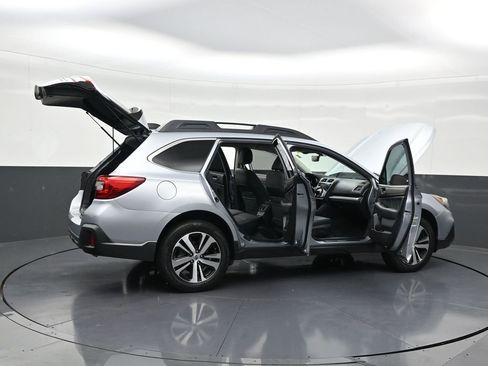 Used 2019 Subaru Outback 3.6R Limited image 35