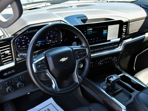 Used 2024 Chevrolet Silverado 1500 LTZ w/ Technology Package image 17