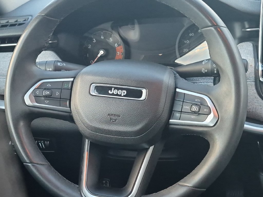 Used 2023 Jeep Compass Latitude AWD/4WD image 23